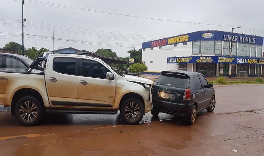 Polícia Civil combate crime em fronteira, apreende carros e prende responsáveis por roubo