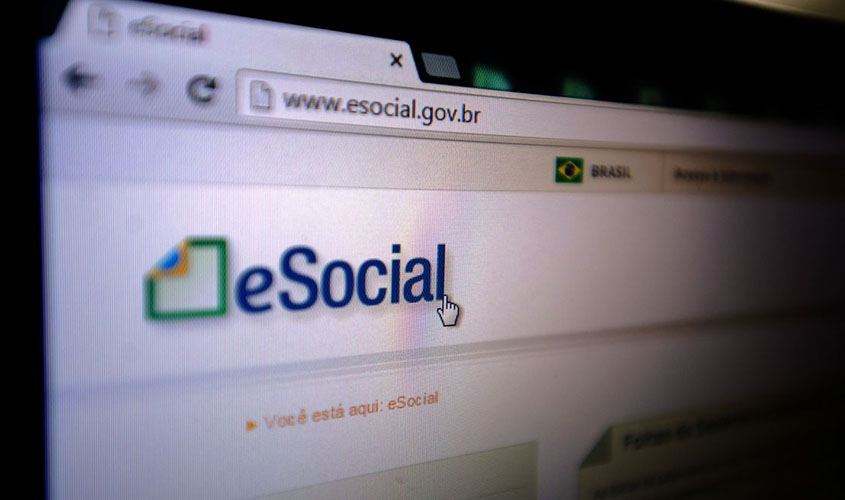 Veja como atualizar o eSocial com novo valor do salário mínimo