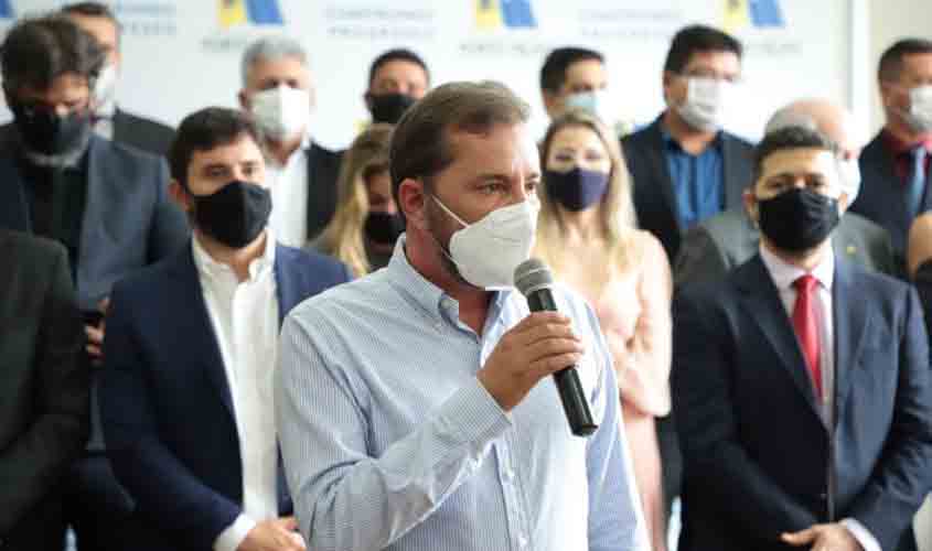 Prefeito empossa secretariado para novo mandato