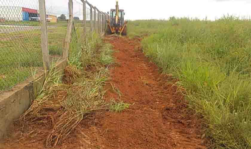 Obras de manutenção são realizadas pelo DER no aeroporto