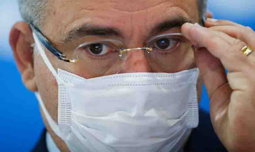 Médicos pedem abertura de processo ético contra Queiroga no CFM