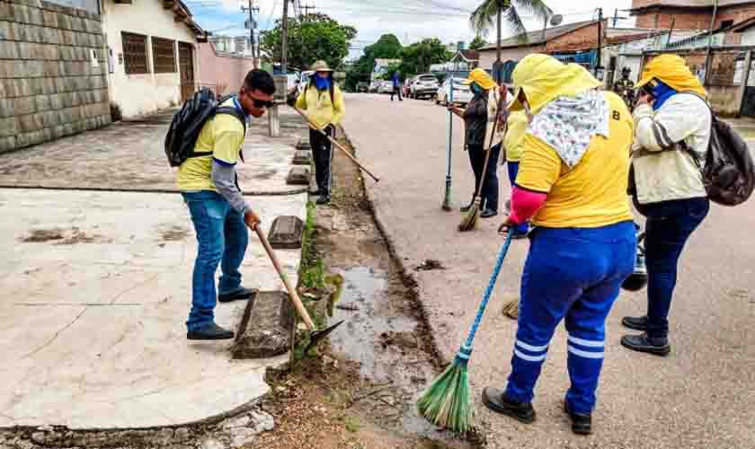 Bairro Pedrinhas recebe mutirão de limpeza da Prefeitura