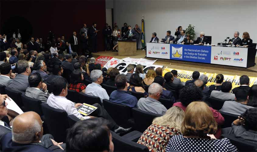 Entidades trabalhistas criticam fala de Bolsonaro sobre fim da Justiça do Trabalho