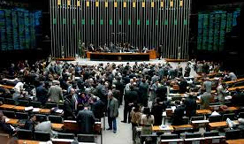 Deputada propõe criação de CPI para investigar gastos do governo com publicidade