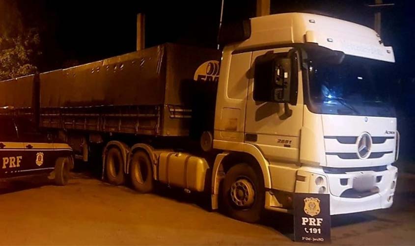 Em Jaru (RO), PRF apreende carreta adulterada
