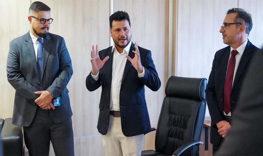 Demandas da OAB-RO são discutidas na presidência da Alero