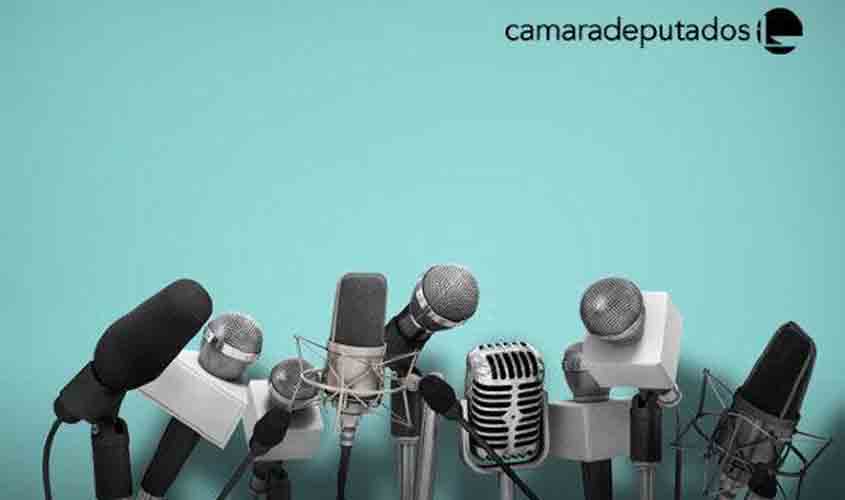 Deputados promovem debate sobre o retorno das aulas presenciais  