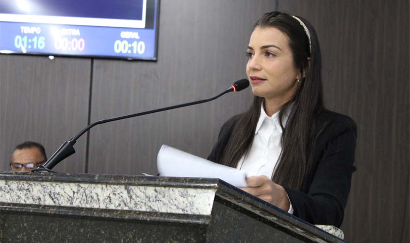 Rafaela do Batista questiona troca de plataforma que transmite sessão e bloqueio de comentários nas transmissões da Câmara