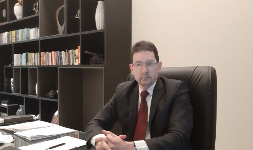 DIREITO NA MEDICINA -  Autonomia médica e os planos de saúde