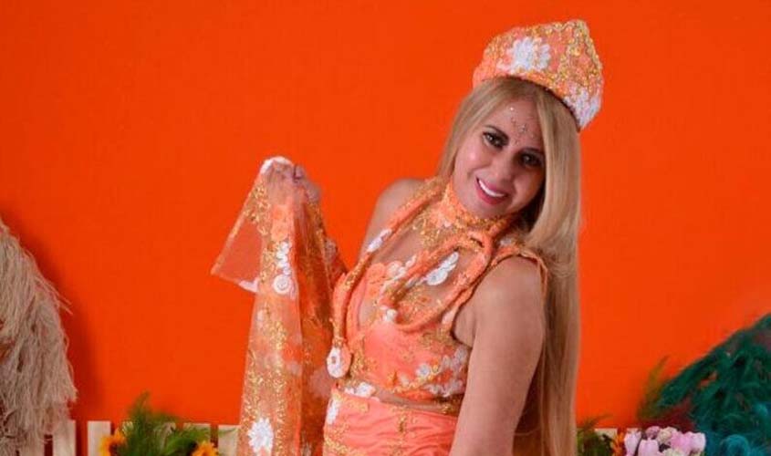 Ginecologista Sandra Lopes fala sobre prevenção do câncer de colo de útero e usa roupas coloridas para o Março Lilás