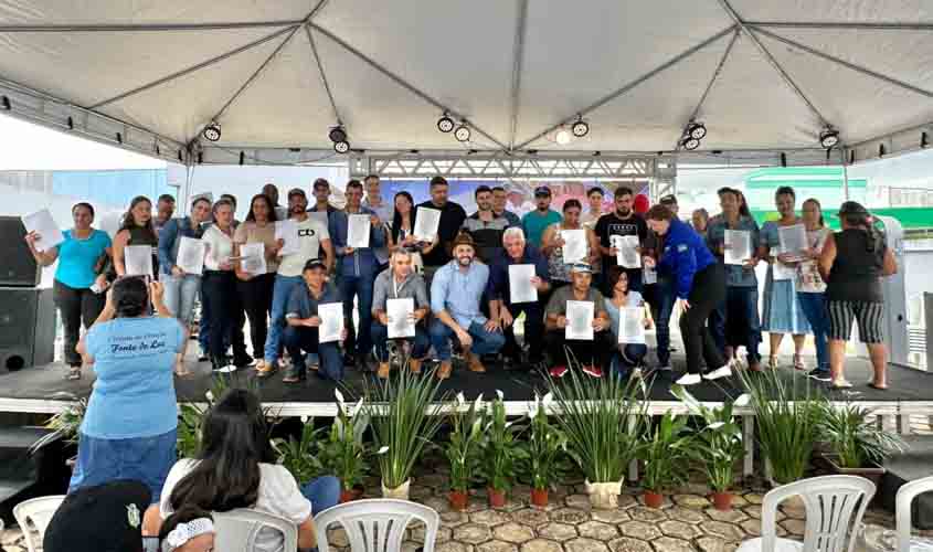 Contratos de crédito fundiário são entregues pelo governo de RO e impulsionam desenvolvimento rural