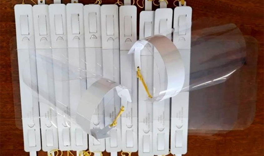 Hospital de Base Dr. Ary Pinheiro recebe 50 protetores faciais doadas pelo Ifro