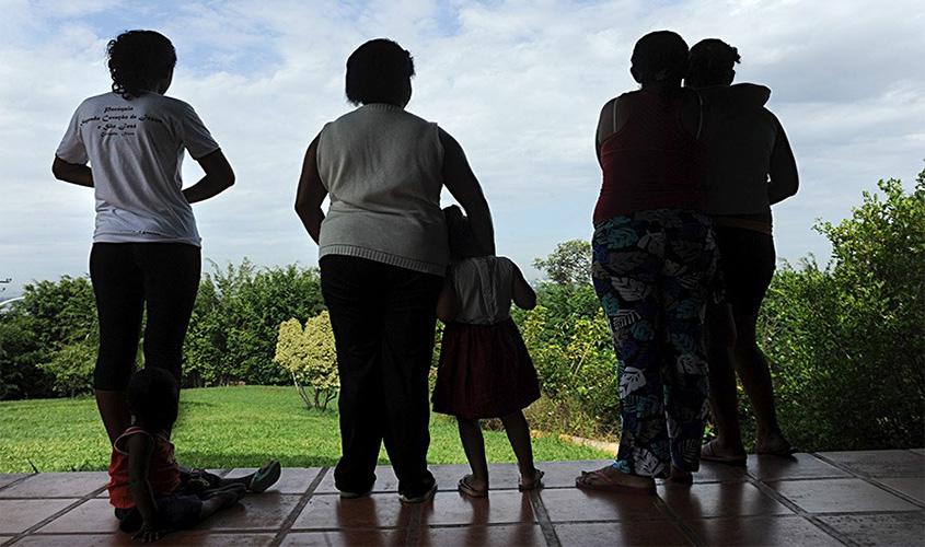 Agressores de mulheres deverão ser reeducados, determina nova lei  