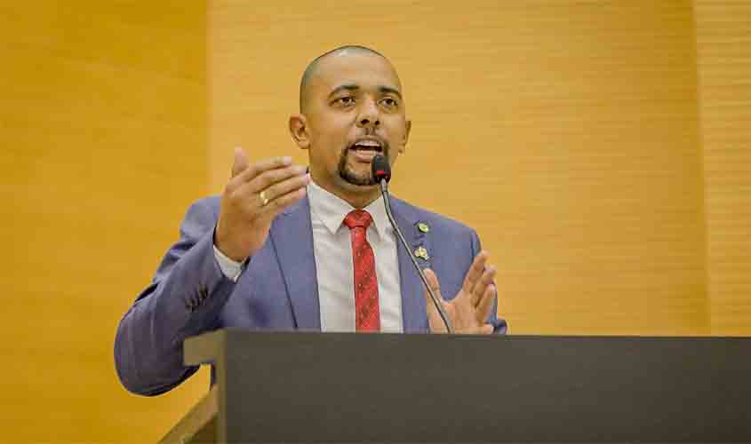 Deputado Cabo Jhony destaca vacinação prioritária para as forças de segurança