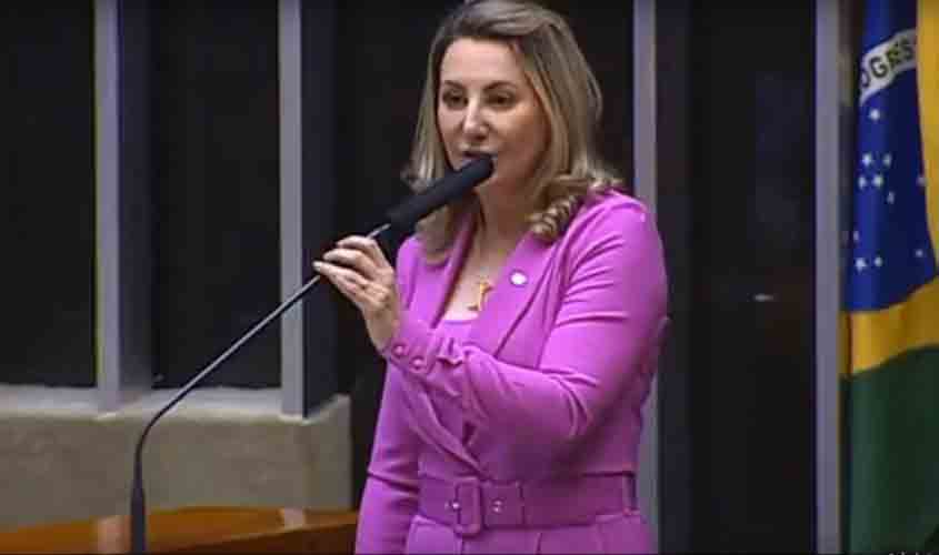 Deputada Jaqueline Cassol apresenta balanço de mandato a vereadores de Cacoal