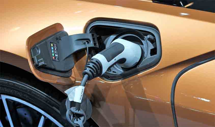 Brasil já domina tecnologia para blindar carros híbridos e elétricos