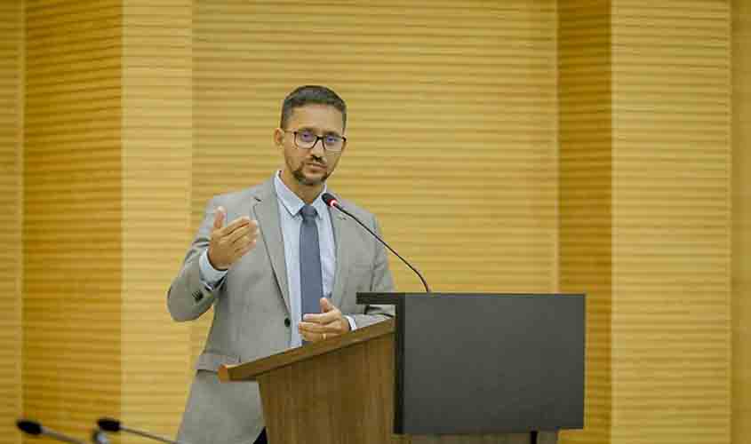 Deputado Anderson Pereira requer ao Executivo, de forma urgente, reparos na RO 010