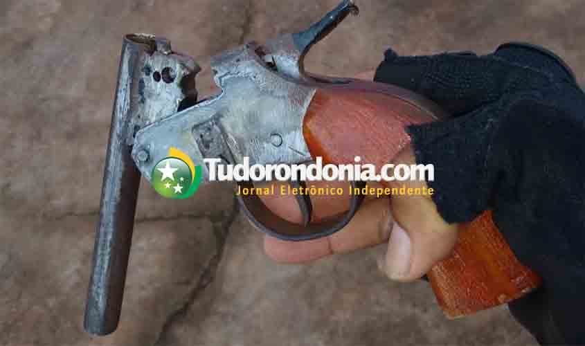 Dupla é presa com arma caseira na zona leste