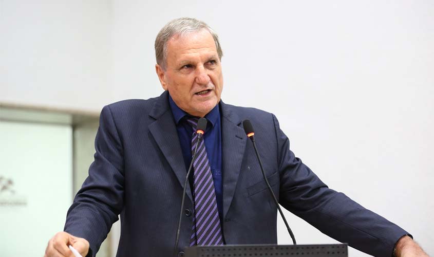 Follador volta cobrar projeto de redução do ICMS do bezerro