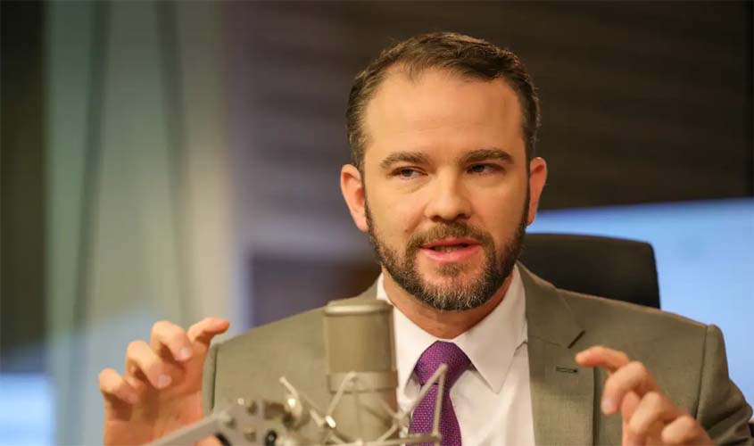 Produtividade permite reduzir jornada sem cortar salário, diz Durigan