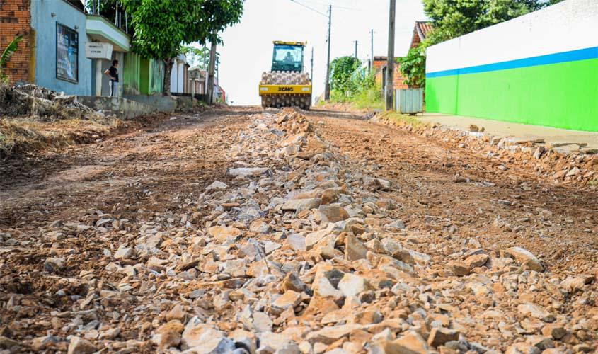 Prefeitura prepara base da rua 3 Irmãos