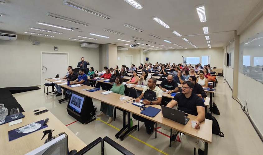 Curso sobre Nova Lei de Licitações é sucesso de participação 