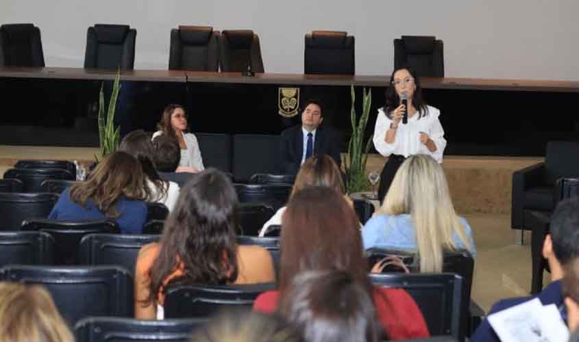 MPRO ministra palestra em seminário sobre execução penal do Ministério Público