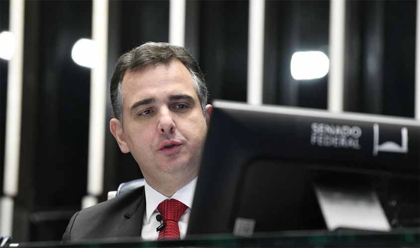 Presidente do Senado lê requerimento de instalação de CPIs