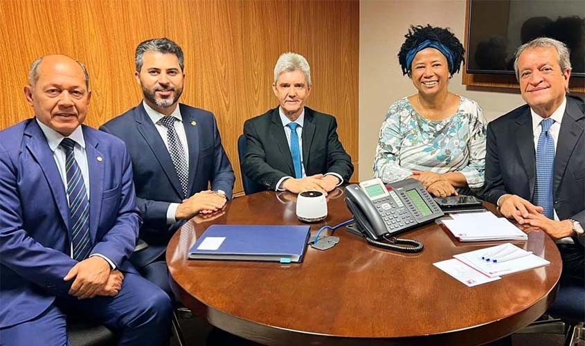 Marcos Rogério oficializa pré-candidatura de Bagattoli ao Senado com aval de Bolsonaro, mas retira apoio do presidente da postagem 15 minutos depois