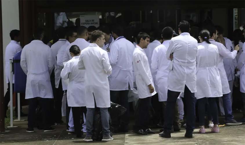 Residência médica: Enare recebe inscrições até quarta