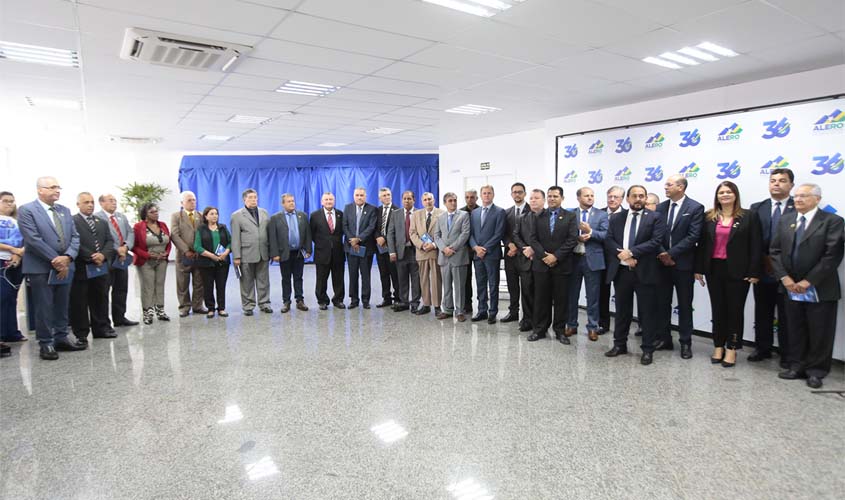 Assembleia Legislativa inaugura galerias de fotos de ex-presidentes e deputados constituintes