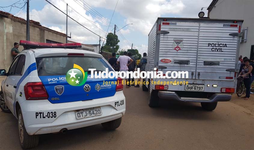 Homem é executado a tiros na frente de agência bancária em distrito de Porto Velho