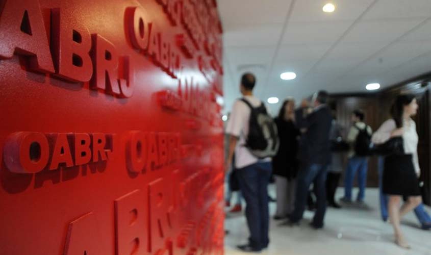 Proposta do governo Bolsonaro desobriga inscrição em conselho profissional