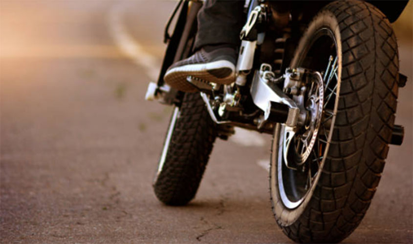 Promotor de vendas que usava motocicleta tem direito a adicional de periculosidade