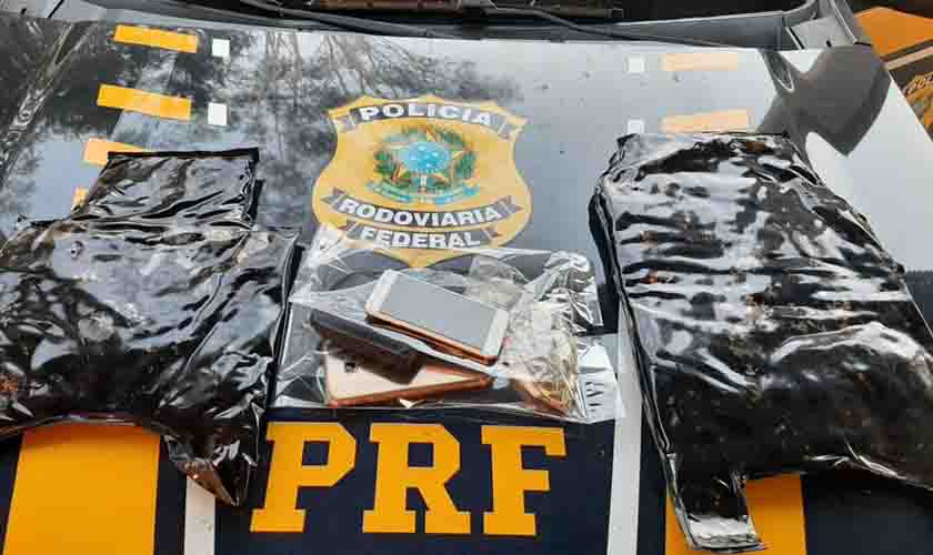 Três de uma vez: Em Ji-Paraná/RO, PRF detém 3 pessoas no mesmo ônibus