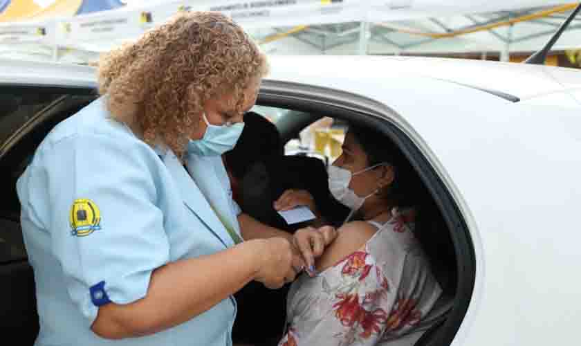 Pessoas a partir de 20 anos já podem se vacinar contra a Covid-19 em Porto Velho