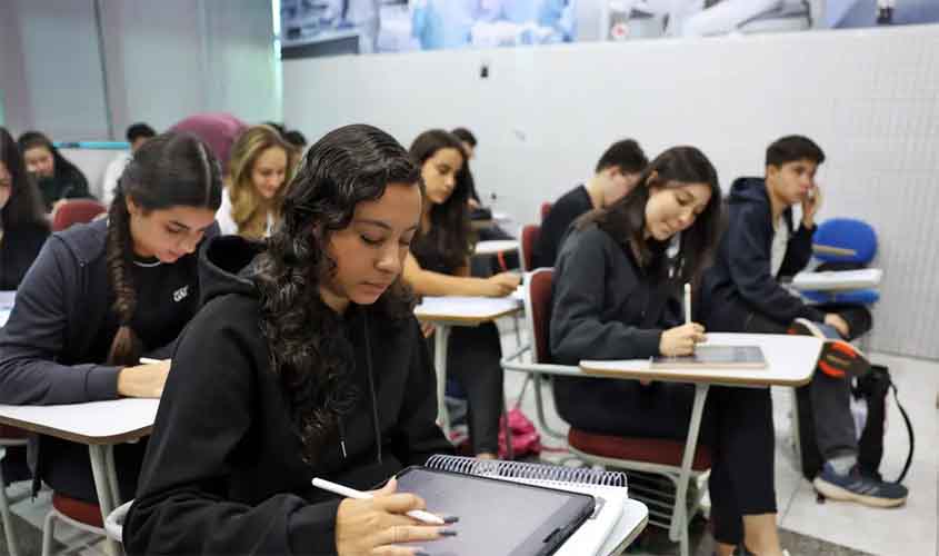 Fies 2025: divulgada lista de espera do segundo semestre