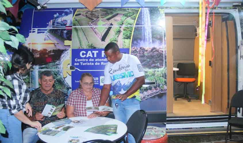 Centro de Atendimento divulga pontos turísticos de Rondônia ao público do Flor do Maracujá
