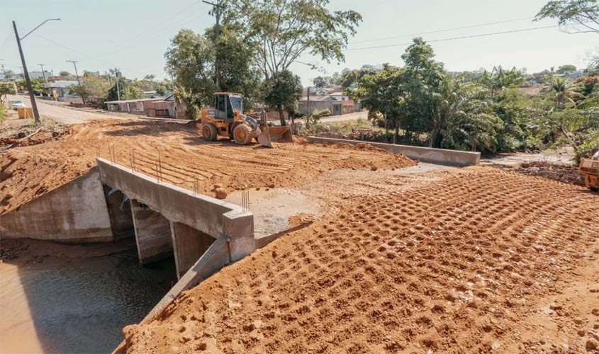 Prefeitura conclui terraplanagem 