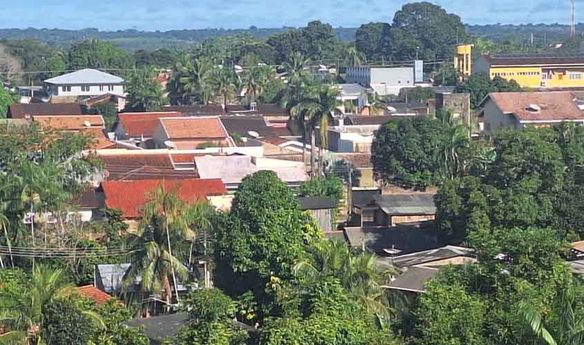 Governo de RO leva segurança jurídica aos moradores do Bairro Costa e Silva com Certidão de Titularidade dos imóveis