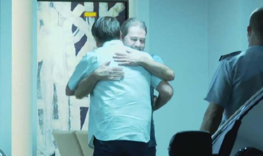 O abraço dos afogados