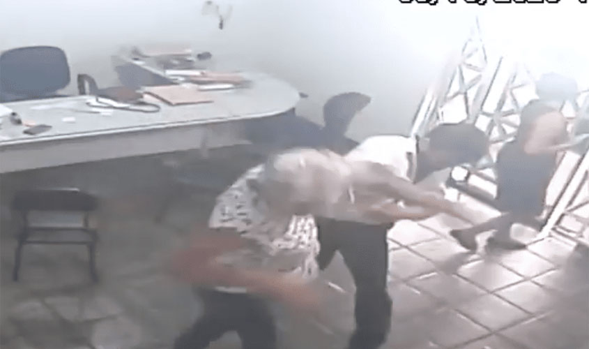 Em Porto Velho, advogado é filmado batendo em mulher. VÍDEO