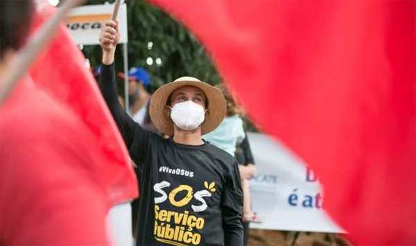 Servidores da Isonomia vão ao Ministério Público Federal pedir pelo cumprimento do Estatuto do Idoso pela Receita Federal