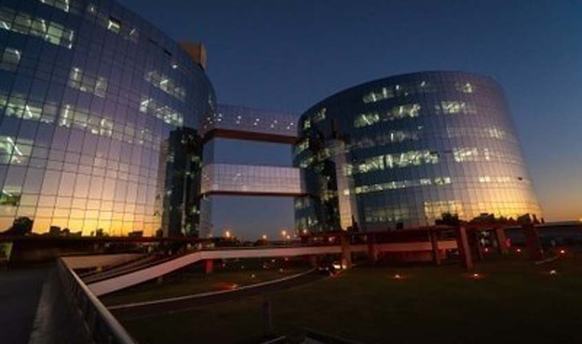 Reajuste de aposentadorias e pensões de servidores com o mesmo percentual do RGPS é constitucional, decide STF