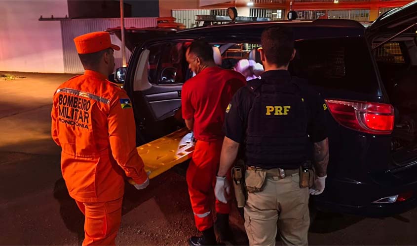 Bebê nasce em viatura da PRF na BR-425
