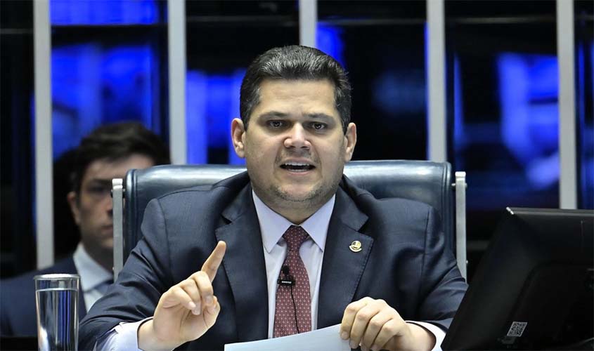 Alcolumbre anuncia sessões para discutir e votar fim da escala 6x1