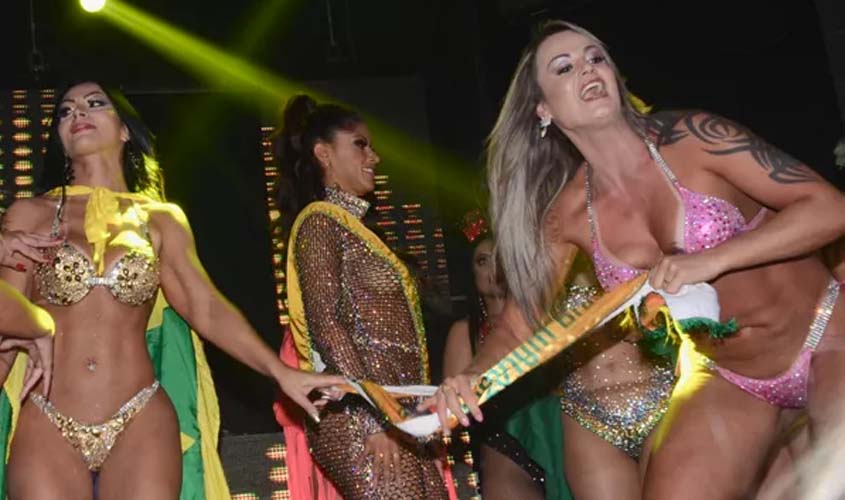 Barraco: representante de Rondônia no Miss Bumbum tem faixa arrancada por rival gaúcha