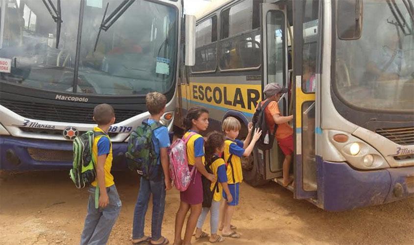 Secretário de Educação participa de reunião com vereadores e lideres comunitários