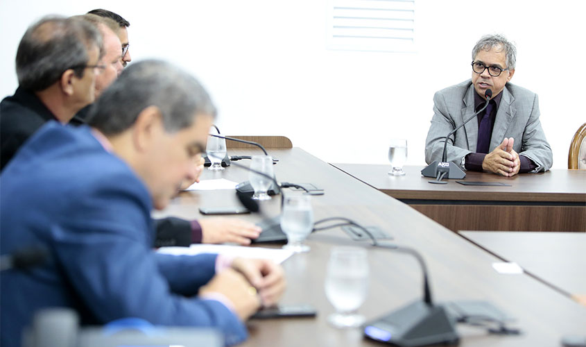 Deputado Geraldo da Rondônia volta a cobrar apuração sobre fechamento de frigoríficos em Rondônia