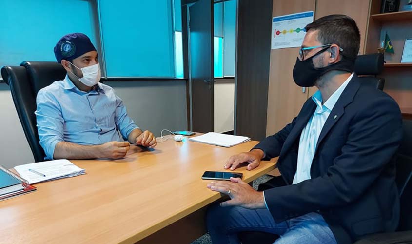 Na SESAU deputado Anderson cobra agilidade no processo de compra de UTI Móvel para Espigão do Oeste